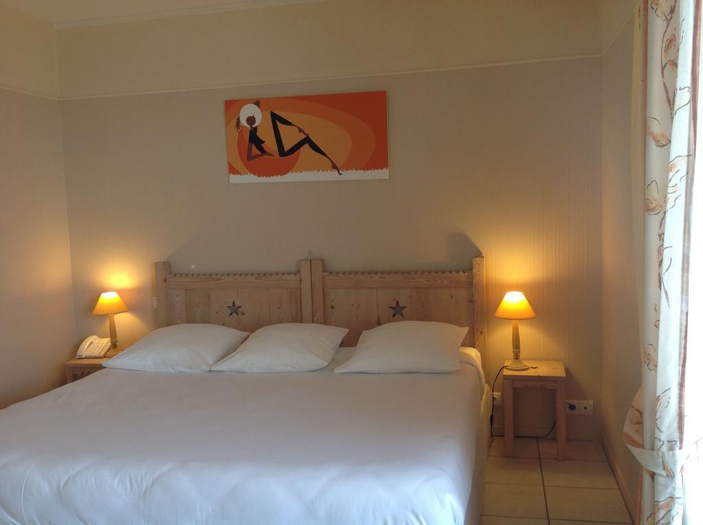 L'Oasis Hotel Evian-les-Bains Bilik gambar
