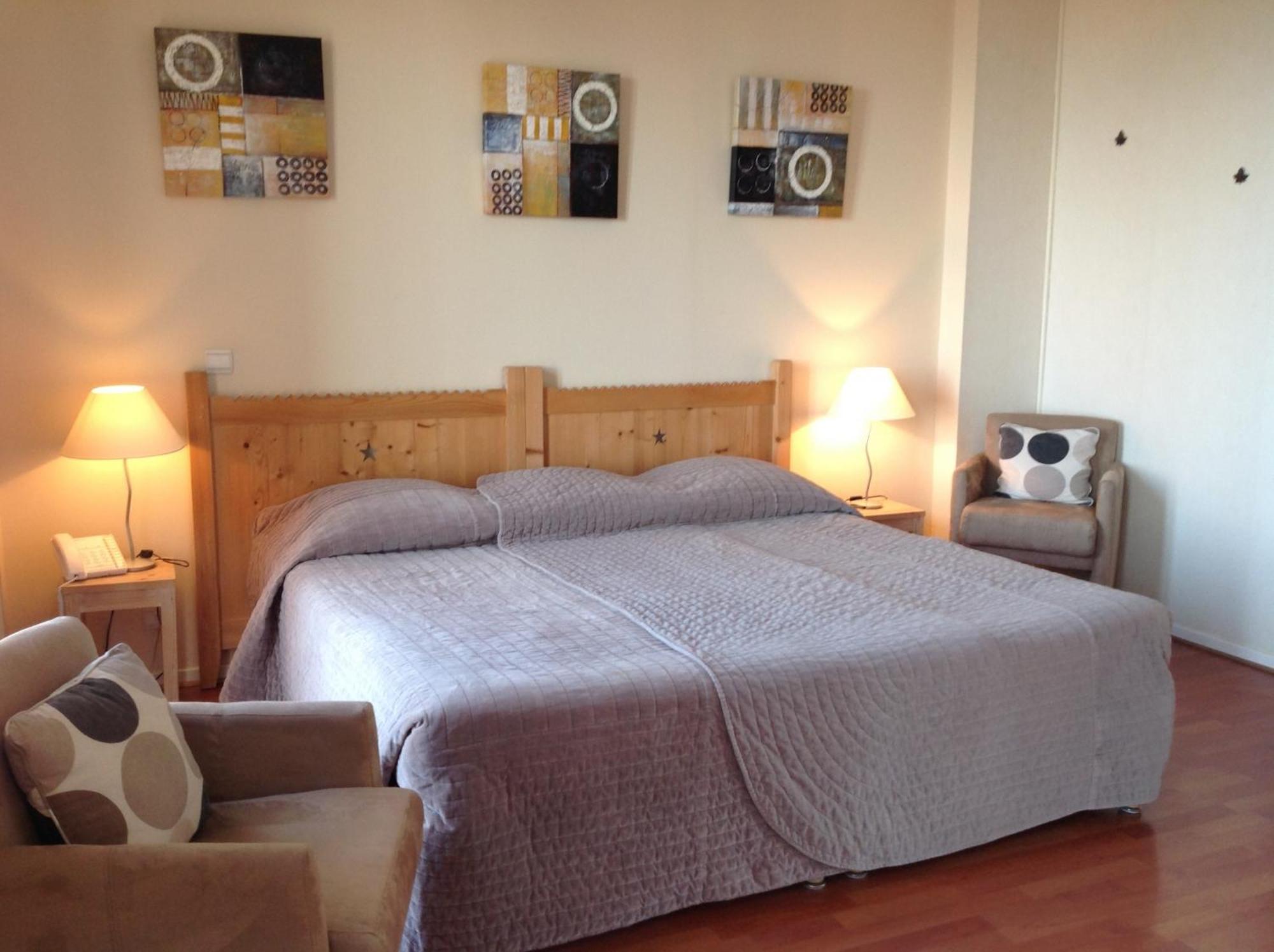 L'Oasis Hotel Evian-les-Bains Bilik gambar